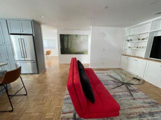 New 3-BR guesthouse with free parking on prem - 4