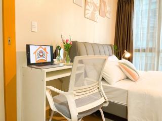 Top BGC Condo Across Grand Hyatt Hotel #oursw12k - 6