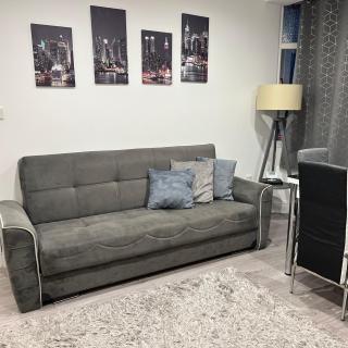 Sleek 2 Bed Oasis Croydon, Sleeps 6 - 7