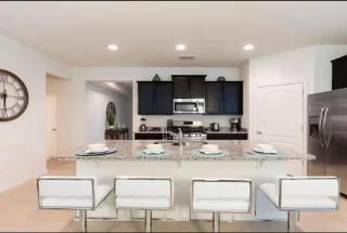 Solterra Resort!! Spacious House With Game Room, Private Pool And Movie Room!! - 4