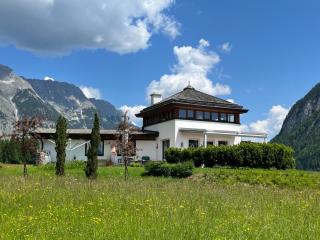 Charming holiday home with Whirlpool - Leutasch - 8
