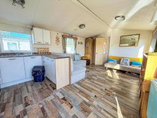 6 Berth Caravan For Hire In Hunstanton At Manor Park Holiday Park Ref 23004A - Hunstanton - 2