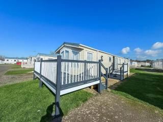 Homely Caravan With Decking At Manor Park, Hunstanton Ref 23036C - Hunstanton - 0