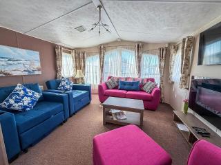 Homely Caravan With Decking At Manor Park, Hunstanton Ref 23036C - Hunstanton - 1