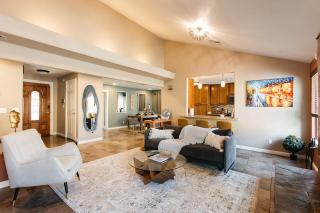 Beautiful and Spacious 3 Bedroom House - Las Vegas - 0
