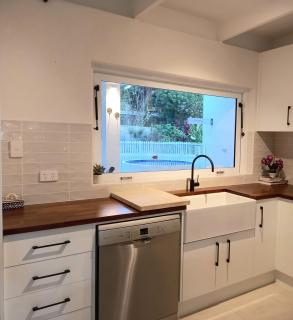 Palm Springs Bungalow - Trinity Beach - 2