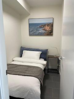 Cozy Suite with Stunning View, AC and Parking - 5