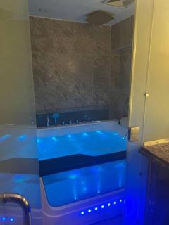Luxurious Egyptian Vibes Suite with Hot Tub, Gym, Office - Il Cairo - 3