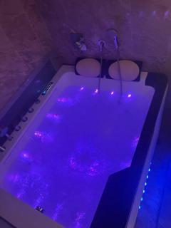 Luxurious Egyptian Vibes Suite with Hot Tub, Gym, Office - Il Cairo - 4