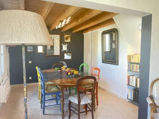 Maison de Vacances Confortable près des Commerces et Plage - 4 Personnes, Terrasse Privée - FR-1-224B-242 - Noirmoutier-en-l'lle - 4