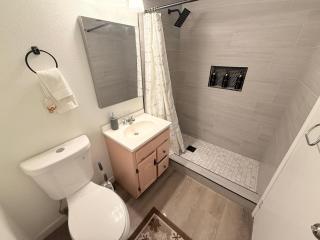 Oasis Private Pool 6 guest 8 Min Las Vegas Strip - 4