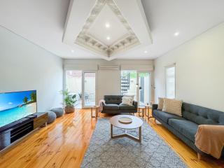 Flemington Escape with private rooftop area - 9
