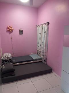 Imany World Homestay-No Liquor, Pork & Smoking - Bandar Puncak Alam - 1