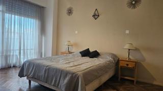 Amplio departamento con balcón y cochera - Mar del Plata - 1