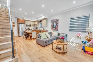 Luxe Townhome Newly-Built - 0