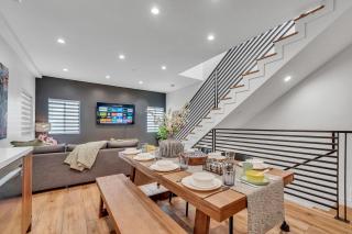 Luxe Townhome Newly-Built - 4