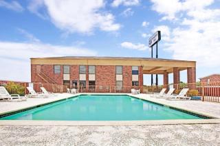 Knights Inn South Houston TX - 4
