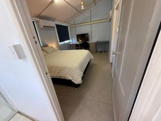 2 master rooms units upstairs - Bowen - 5