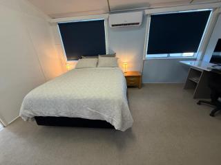 2 master rooms units upstairs - Bowen - 6