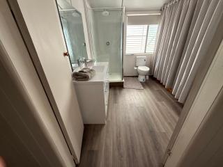 U4A ensuite room - 3