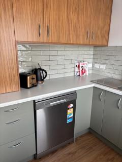 Central Hutt 2 Bedroom Gem - 1