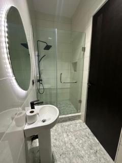 Brand New 2 Bedroom Apartment - Lekki - 9