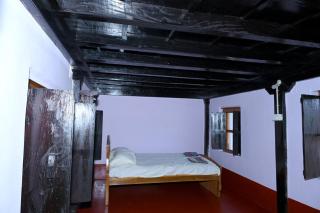 Siri Homestay Century Old Farmhouse - Jadkal - 3