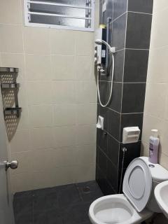 Imany World Homestay-No Liquor, Pork & Smoking - Bandar Puncak Alam - 4