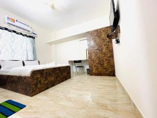Pearl Stays, Tirupati - Very convenient for the people coming from Bangalore and Chennai - You can skip city traffic while reaching any temple in Tirupati - Covered Parking - 24hrs Front Desk and Hot Water - Free WiFi - Flexible Checkin-in Check-out times - Tirupati - 4
