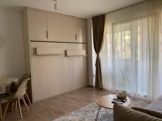Golden Nook - Podgorica - 0