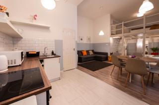 KLAU33 Apartment In Party District - 2