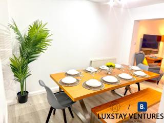 Luxury 4BR Brighton Home Near South Downs with Stunning Sea Views, Pool Table & FREE Parking for 4 Cars - Brighton & Hove - 5