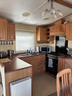 Cosy Two Bedroom Lodge on Seven Bays Holiday Park near Padstow - St Merryn - 1