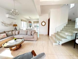 Hephaestus Villa, Pool, BBQ, Ayia Triada beach - Paralimni - 3
