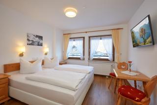 Gästehaus Zugspitz - Zimmer ohne Verpflegung - Farchant - 1