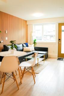 Luxury Scandinavian Suite Cozy and Bright - North Vancouver - 0