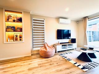 Lovely home, 3 bedrooms 4 beds, Close to hospital - Hamilton - 9