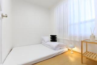 5min Hongdae, Sangsu ST, Late check out - 3