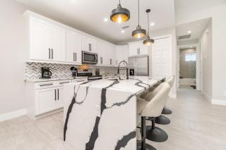 Luxury Oasis in Cape Coral - Cape Coral - 1