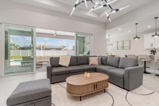 Luxury Oasis in Cape Coral - 1