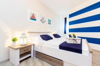 Aquarius Apartments - Beachside with Heated Pool - Vodice - 5