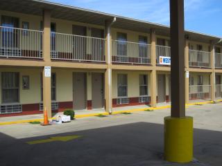 First Western Inn - Fairmont City - Fairmont City - 5