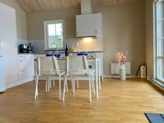 Brand new cottage with sea view - - 4
