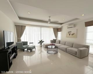 Villa Serenity - 5 bedroom Laguna - - 0