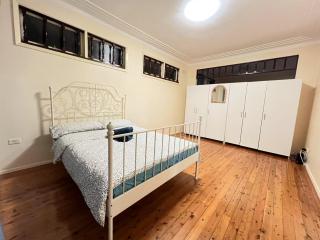 A Apple Room - Sydney - 5