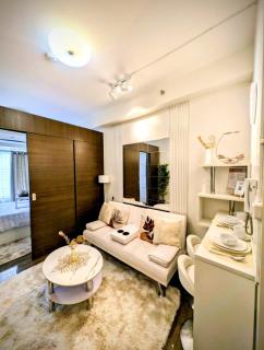 Sun and Moon cozywhite Air Residences Makati - Manila - 3