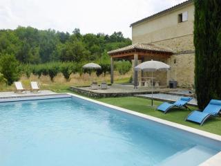 Charming holiday flat with shared pool, Malaucène - Malaucène - 0