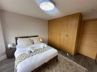 Relaxing 1-Bed Apartment Your Home Away from Home - 9