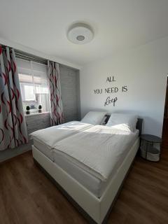 Ring48 City Living - modernes Wohnen mit Wohlfühlambiente mitten im Stadtzentrum - vollausgestattete Küche, Bad mit Duschbadewanne, Parkplatz - Bayreuth - 2