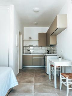 Cycladic Stone Studio - Ambelas - 8